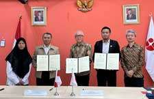 Bridgestone/Indonesia research on prevention of root disease in rubber trees